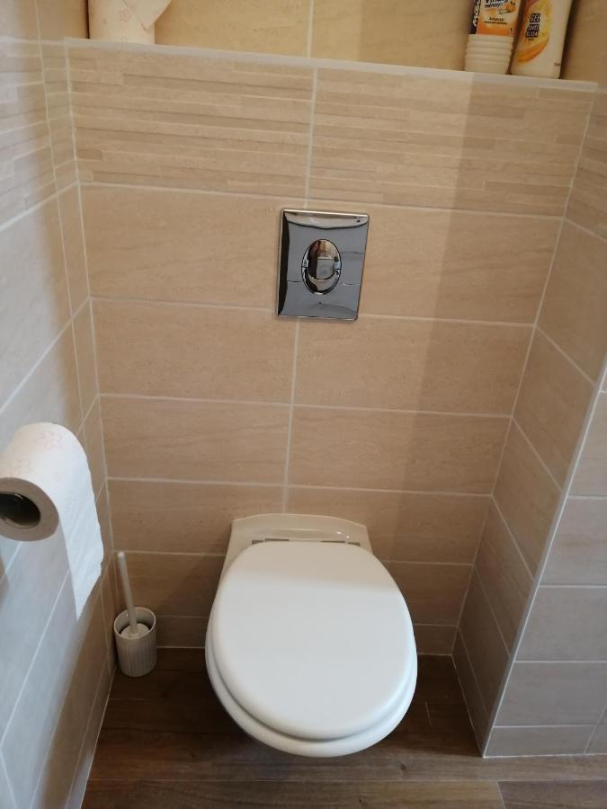 Studio générosité proche de la Loire Orléans Esterno foto